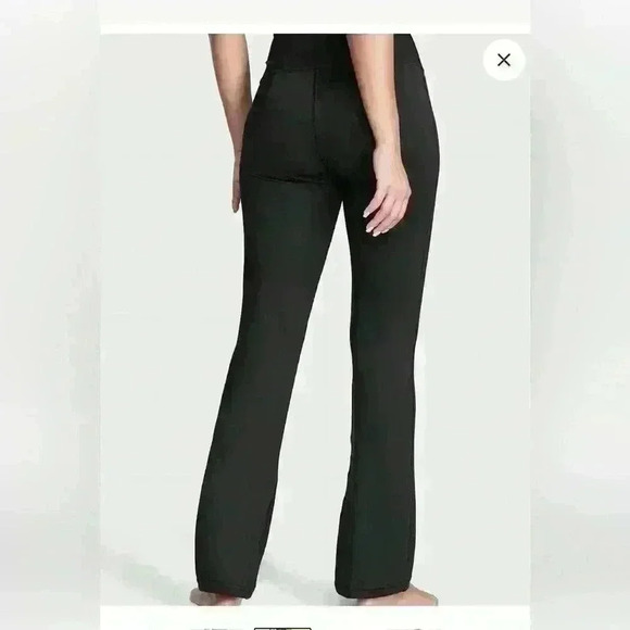 Victoria Sport size Medium yoga pants. Gently worn. Regular length. - Picture 2 of 4